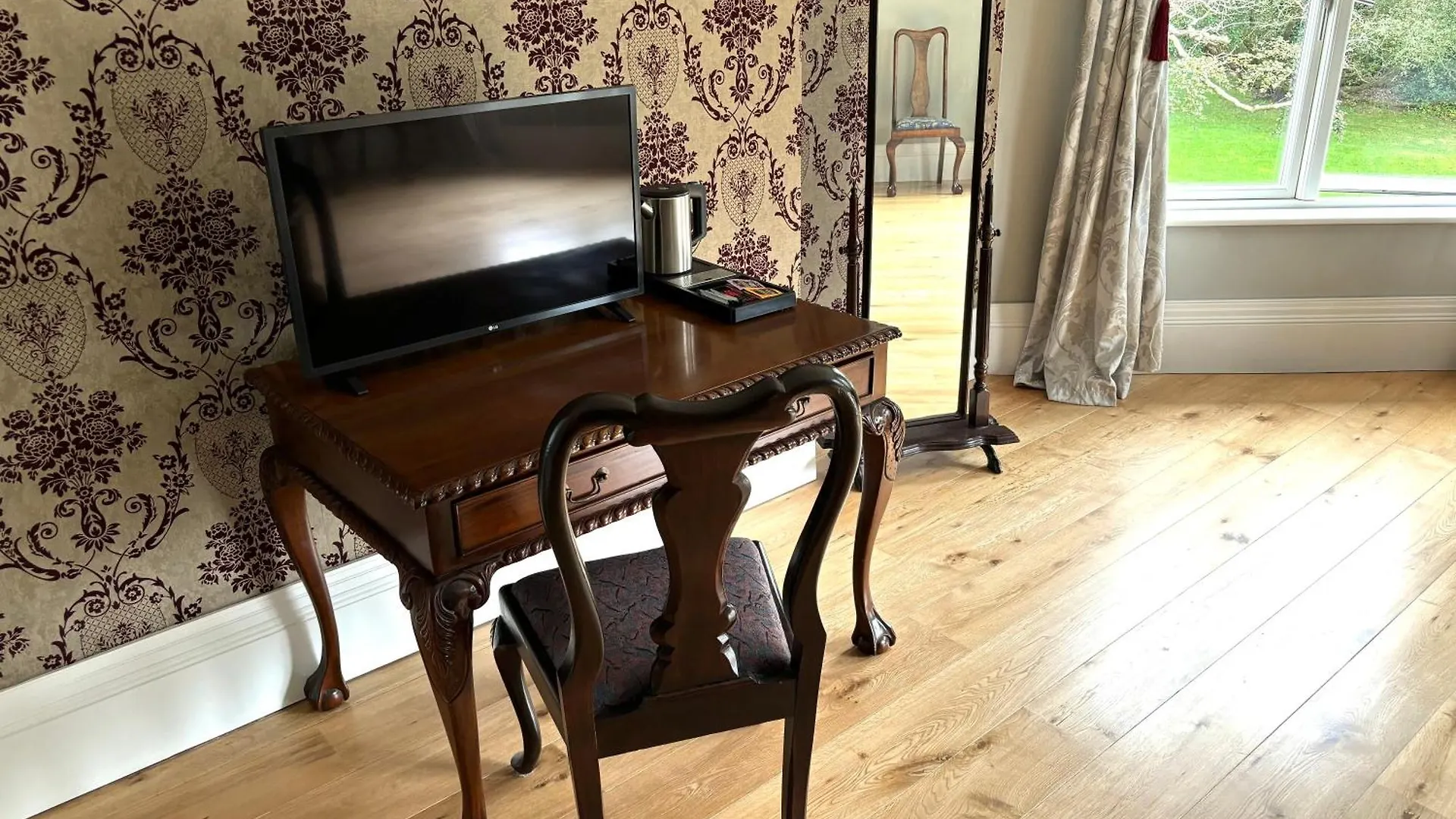 Huntsland House Bed & Breakfast Burstow