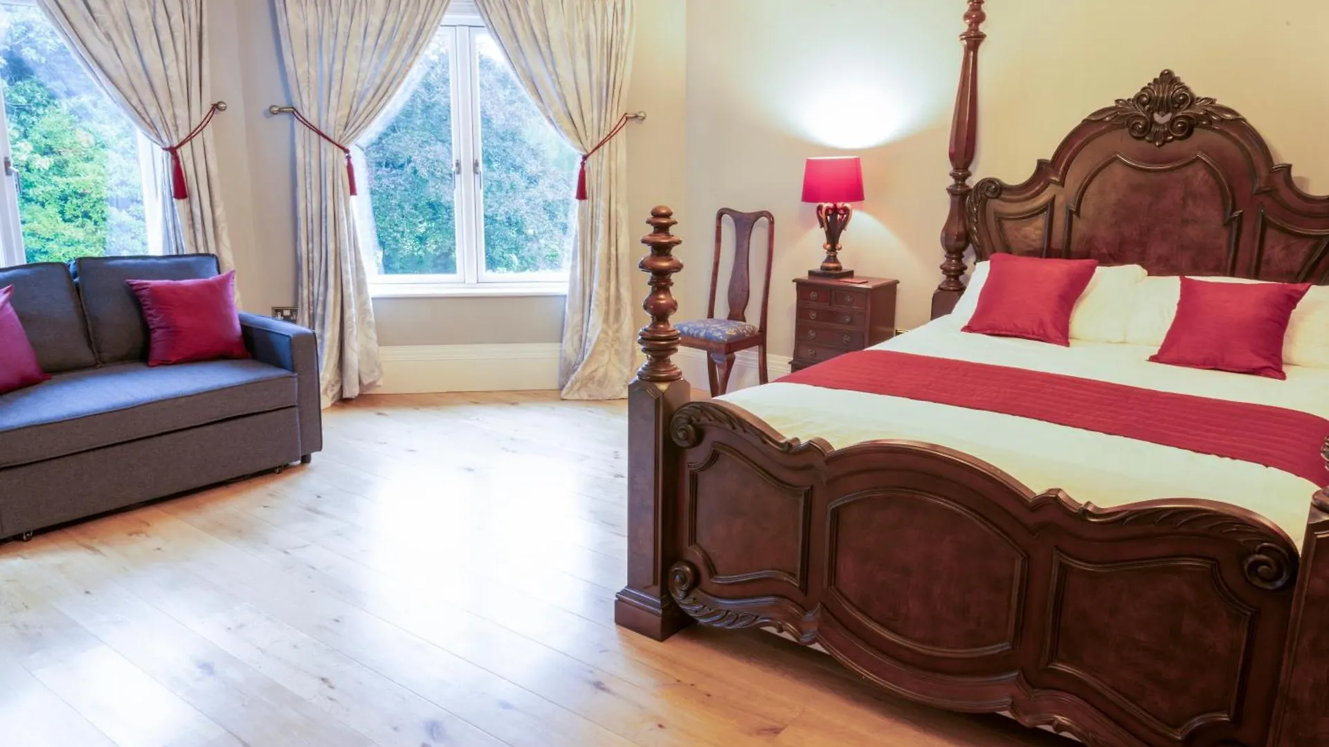 Huntsland House Bed & Breakfast Burstow