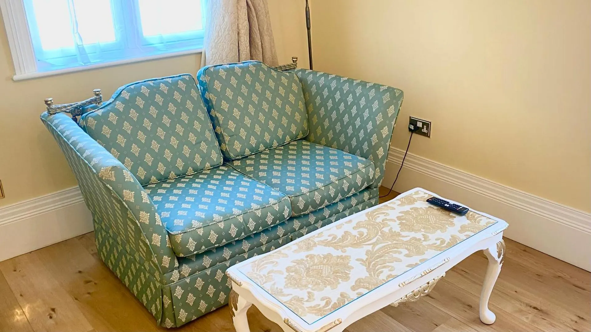 Huntsland House Bed & Breakfast Burstow